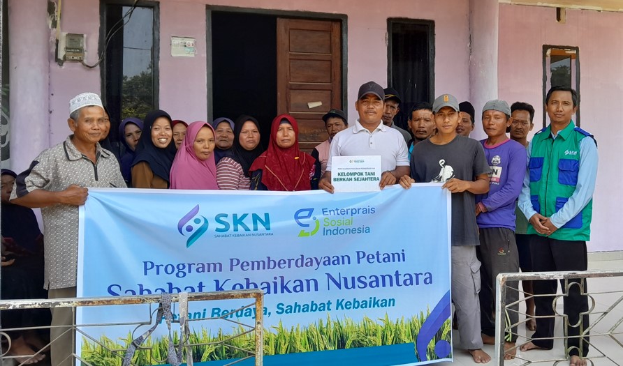 SKN Gelontorkan Bantuan Modal Pertanian untuk 20 KK di Desa Panca Mukti